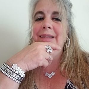 Meet your Posher, Joy